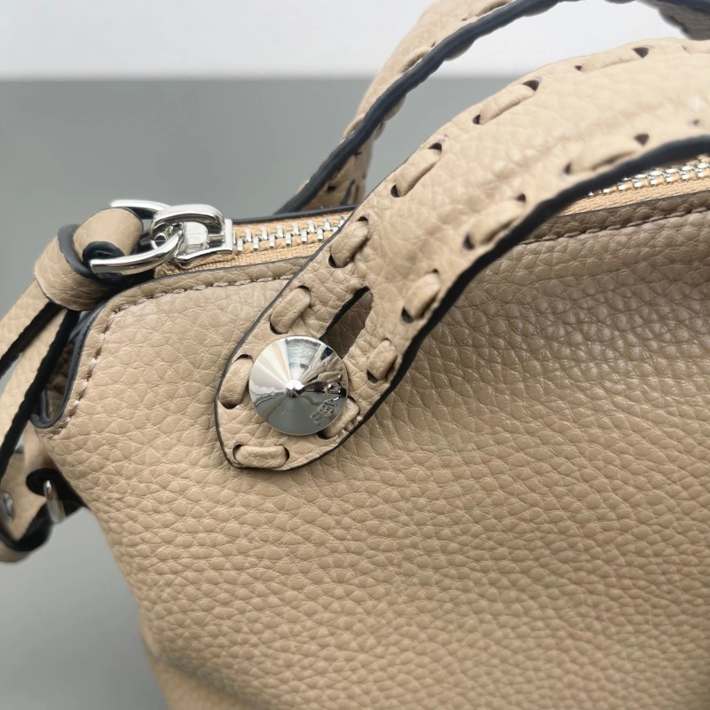 F**di top handle bags 4220d-0137
