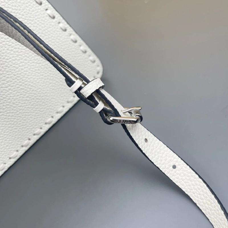 F**di top handle bags 4220d-0147