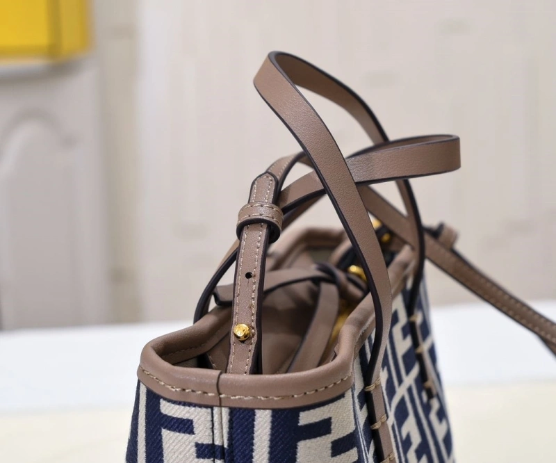 F**di shopping bags 4220d-0516