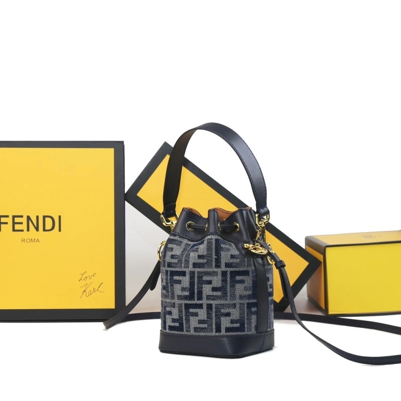 F**di bucket bags 4220d-0556
