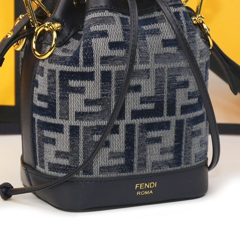 F**di bucket bags 4220d-0556