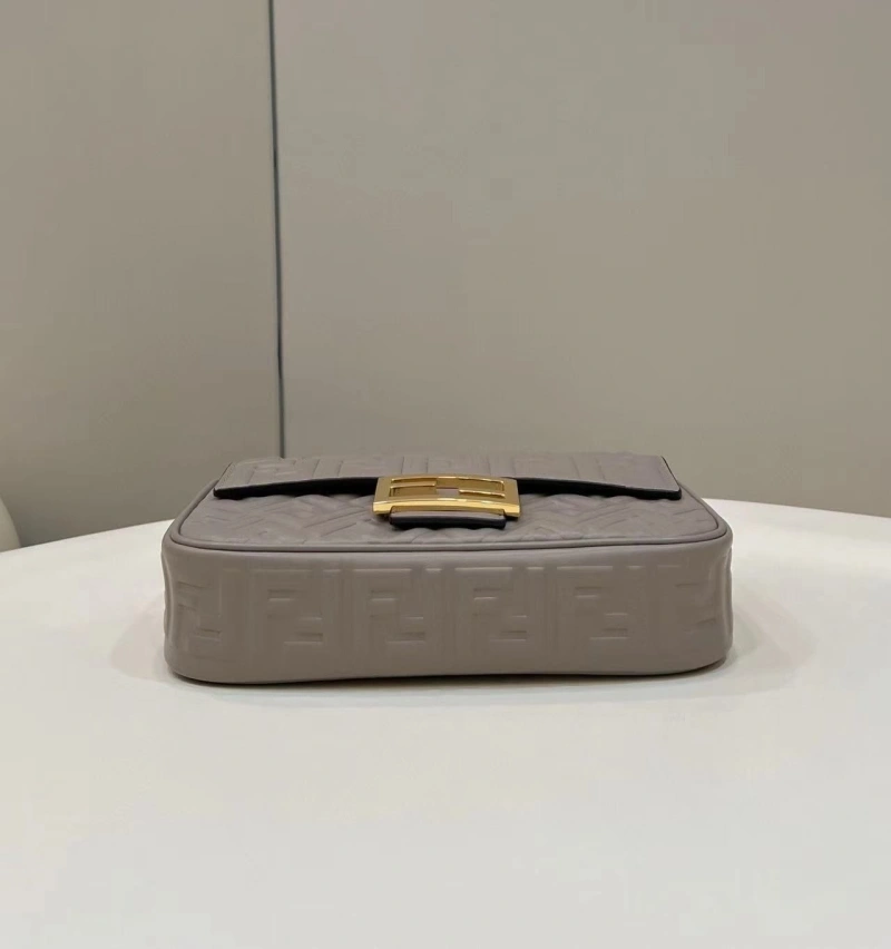F**di baguette bags 4222c-0048