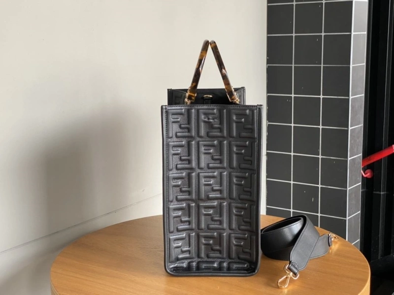 F**di shopping bags 4222c-0052