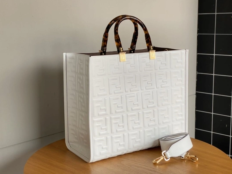 F**di shopping bags 4222c-0054