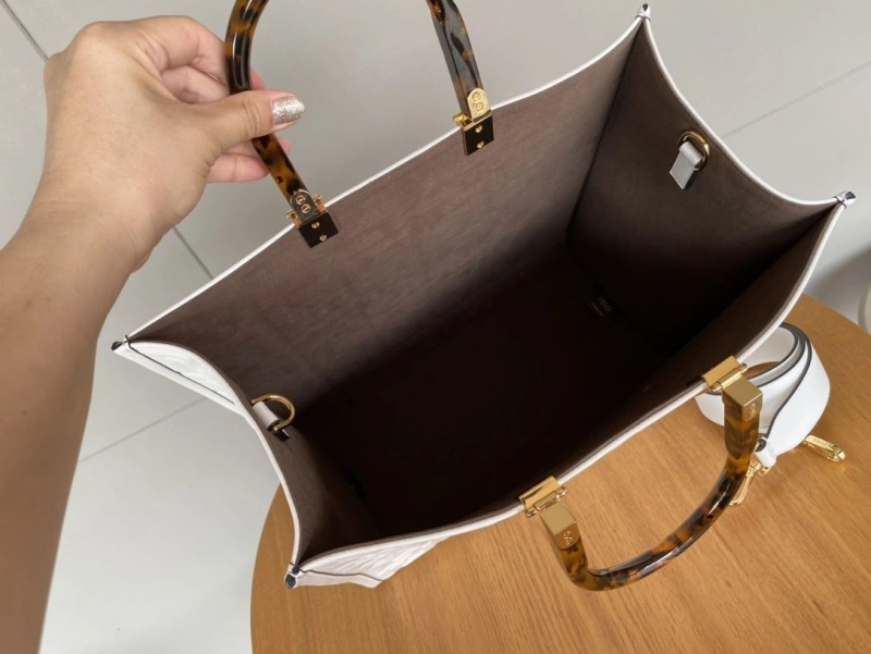 F**di shopping bags 4222c-0054