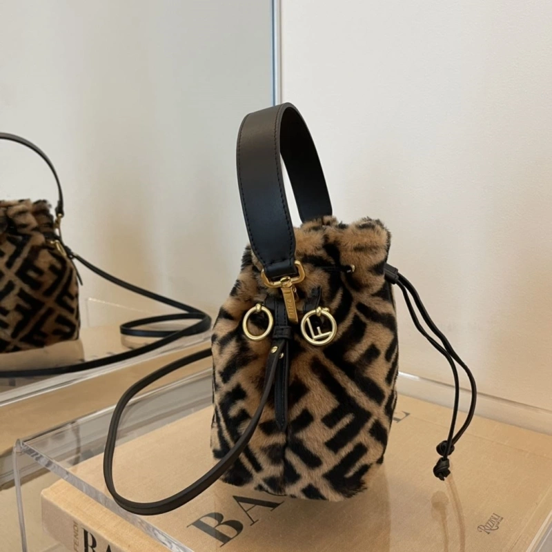 F**di bucket bags 4222c-0075