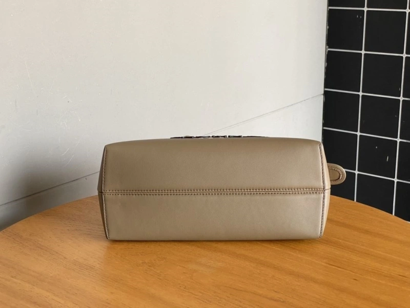 F**di top handle bags 4222c-0090
