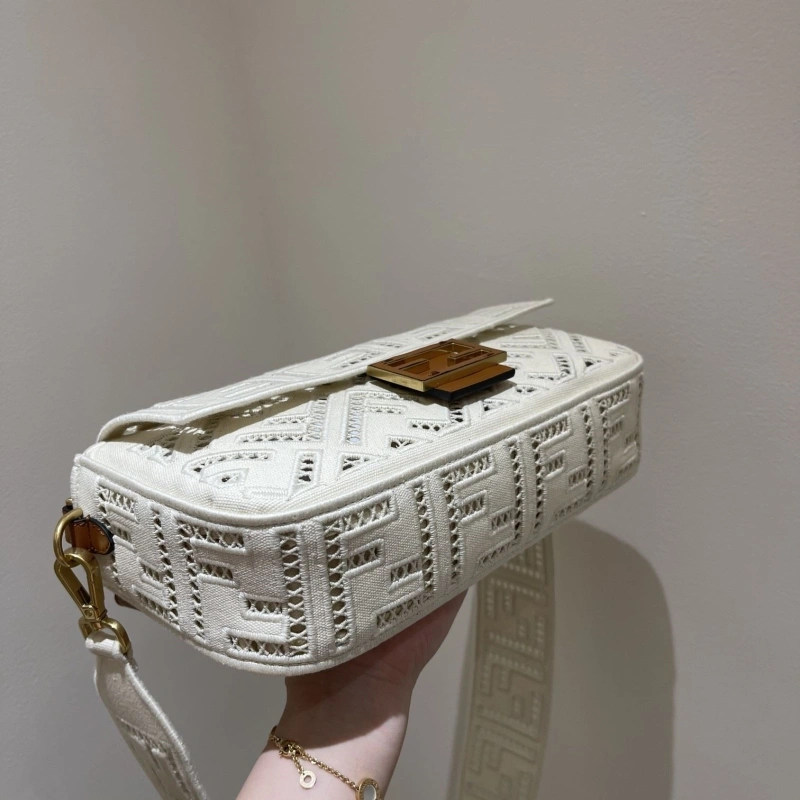 F**di baguette bags 4222c-0110