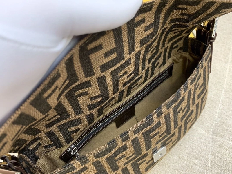F**di baguette bags 4222c-0114