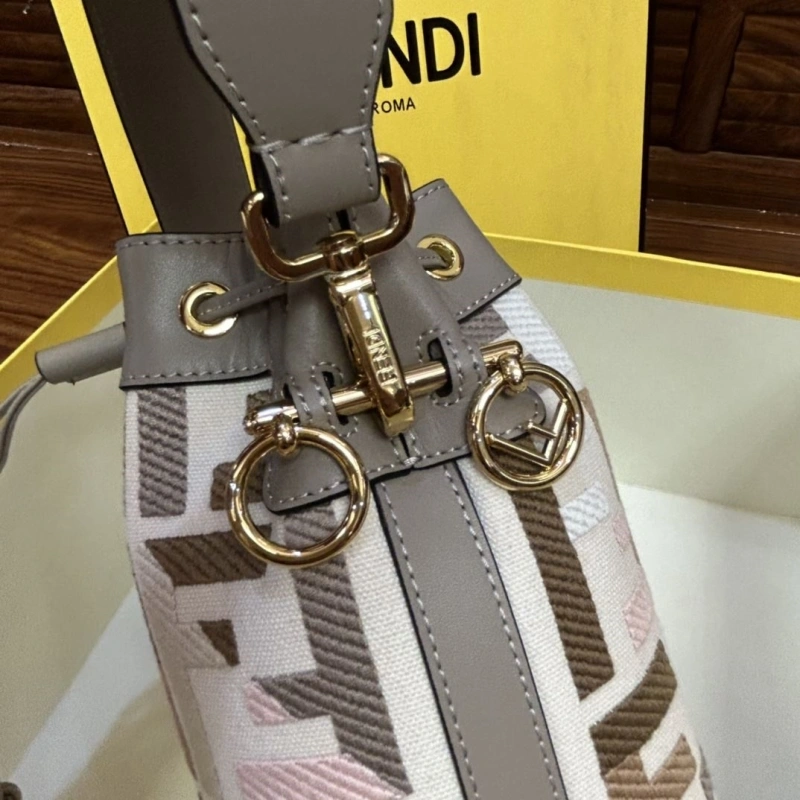 F**di bucket bags 4222c-0139
