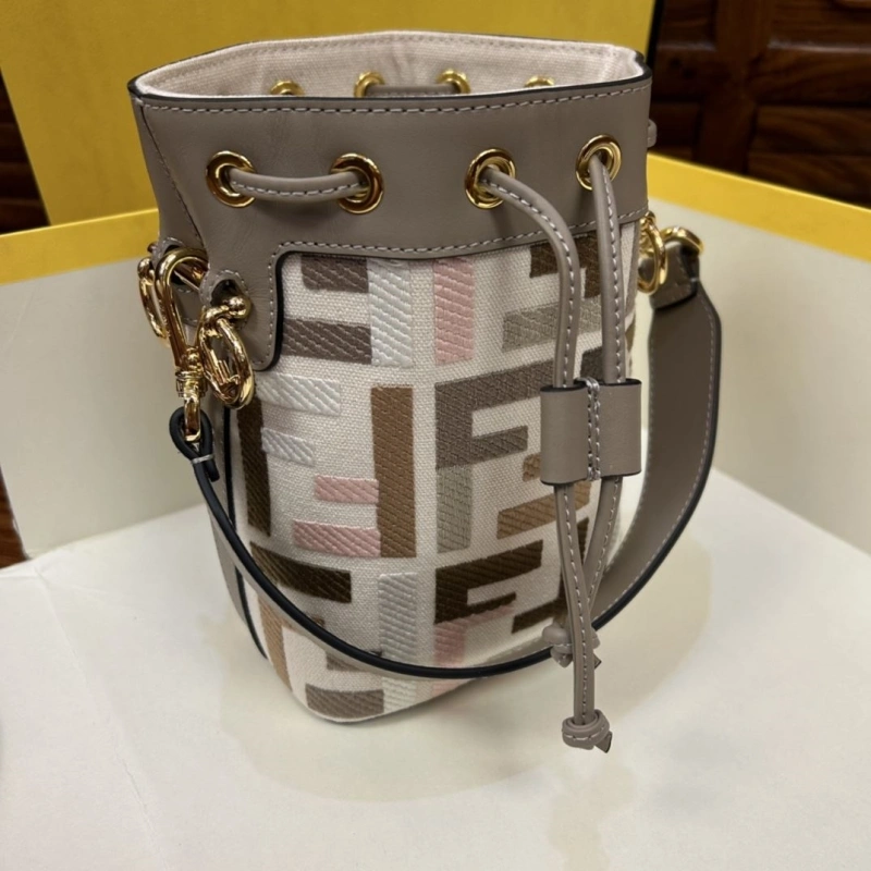 F**di bucket bags 4222c-0139