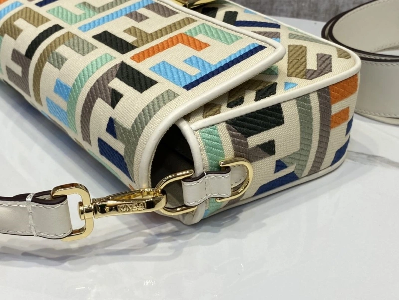 F**di baguette bags 4222c-0140