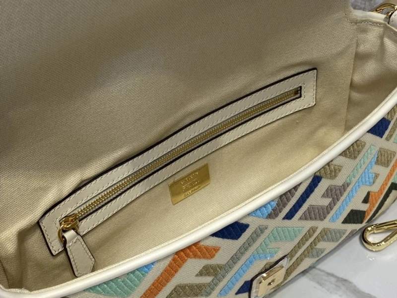 F**di baguette bags 4222c-0140