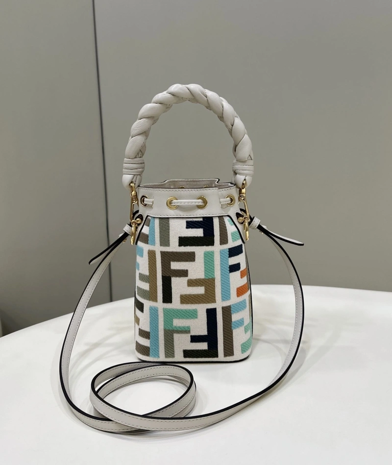 F**di bucket bags 4222c-0152