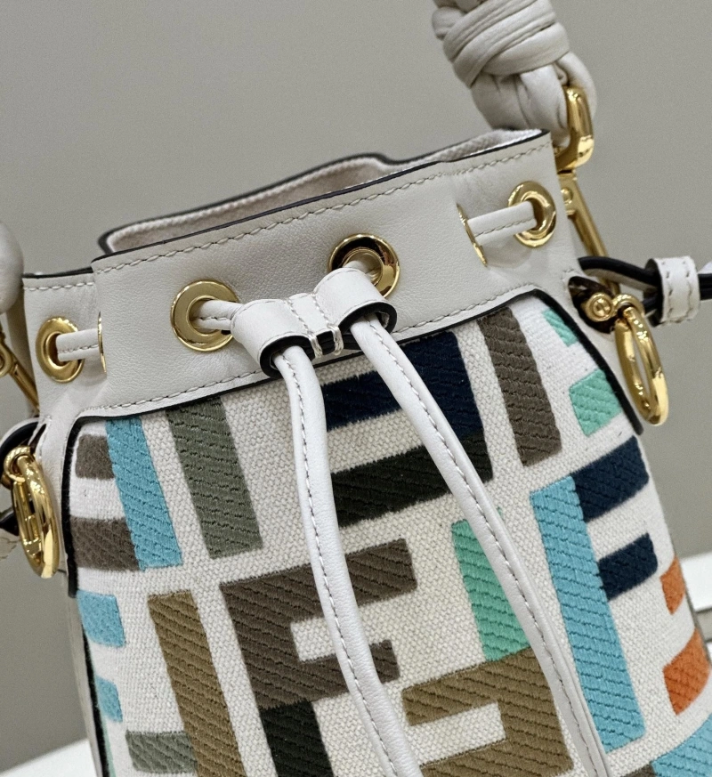 F**di bucket bags 4222c-0152