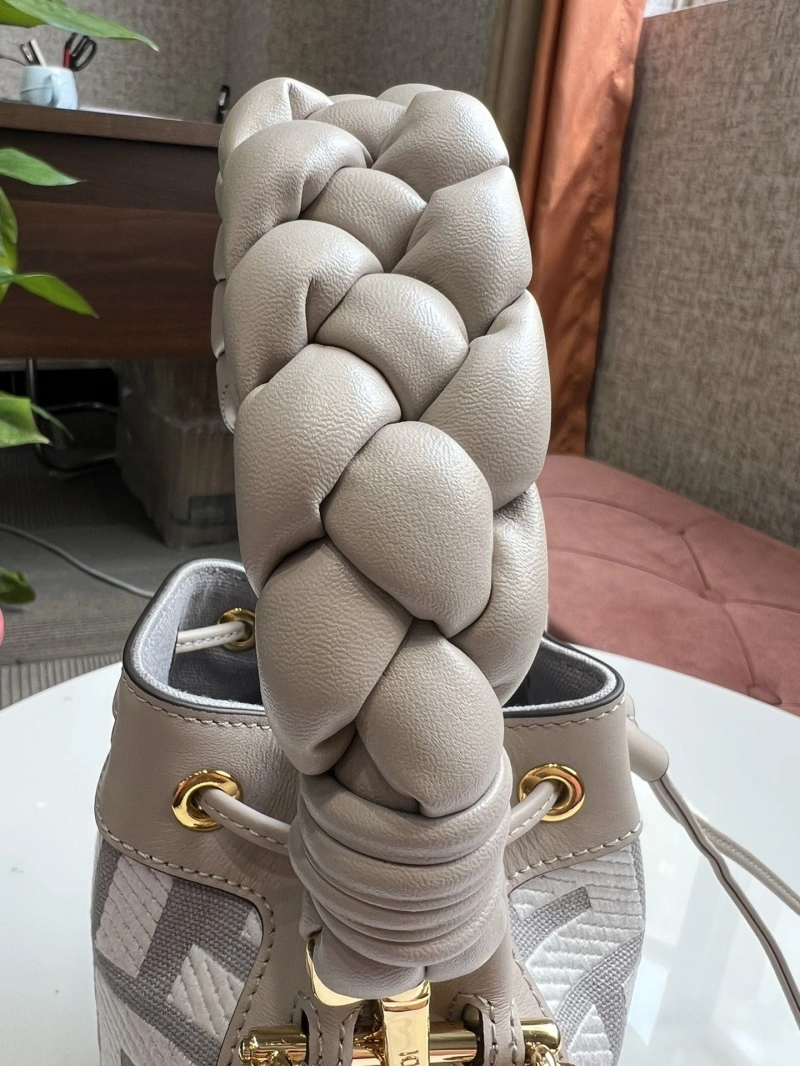 F**di bucket bags 4222c-0156