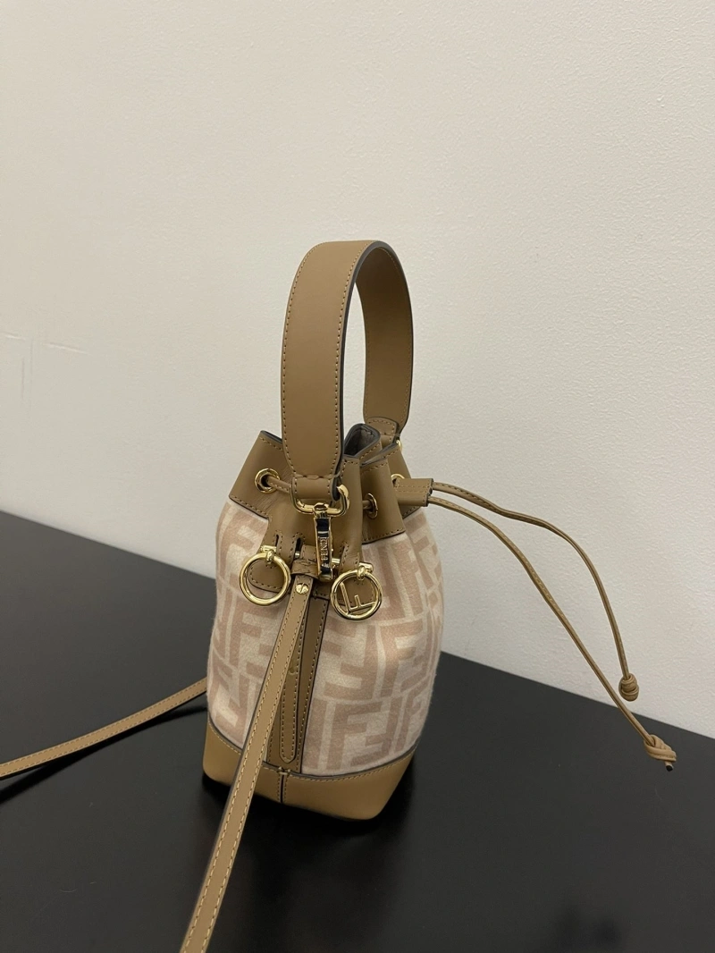F**di bucket bags 4222c-0168