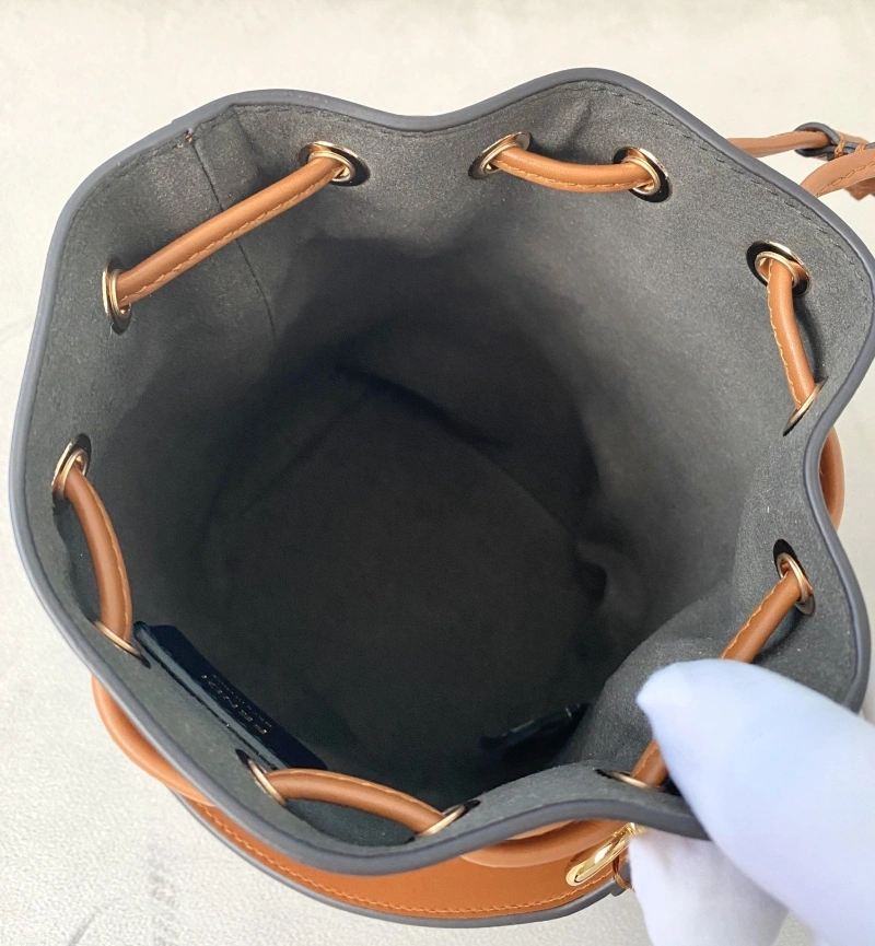 F**di bucket bags 4222c-0178
