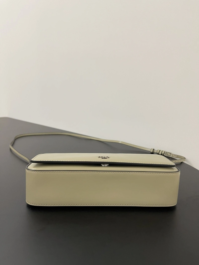 F**di top handle bags 4222c-0207