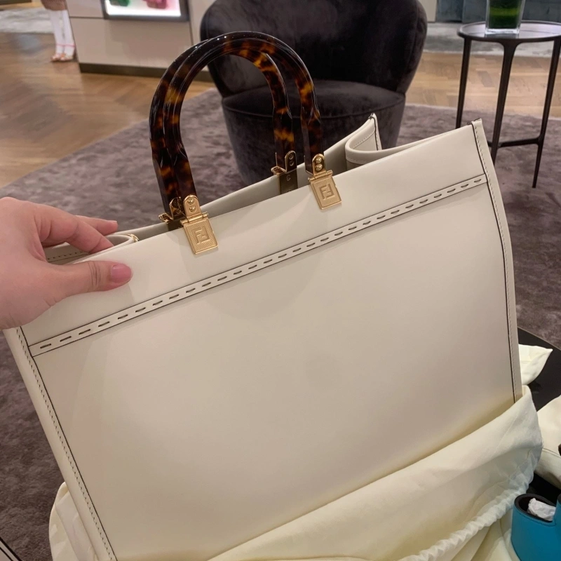 F**di shopping bags 4222c-0239