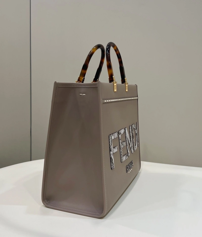 F**di shopping bags 4222c-0265
