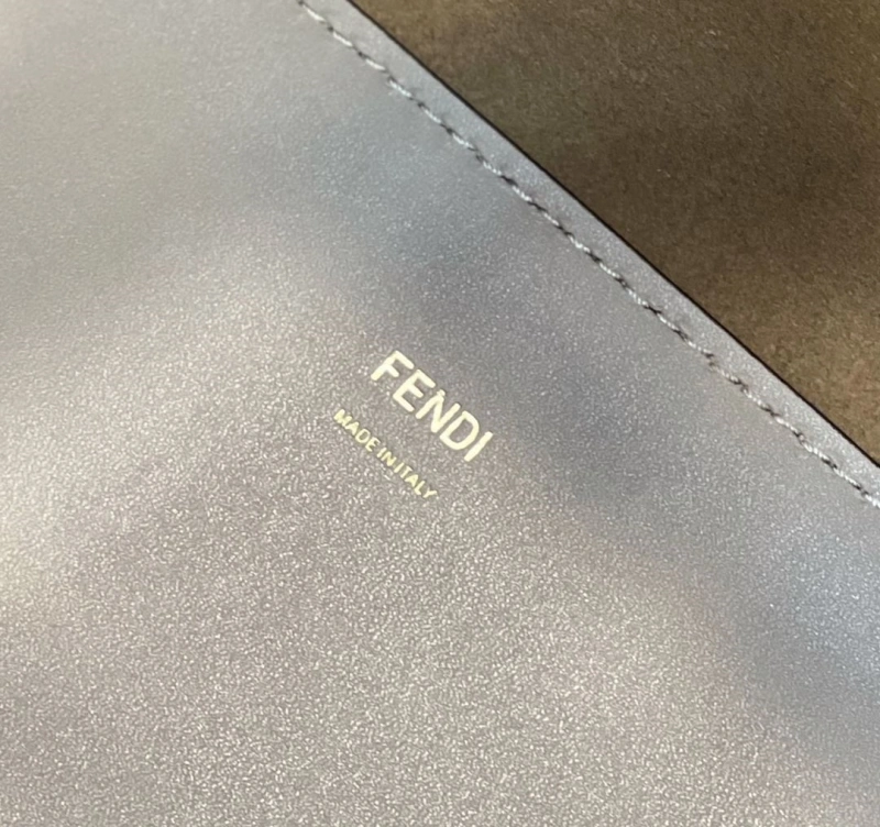 F**di shopping bags 4222c-0265