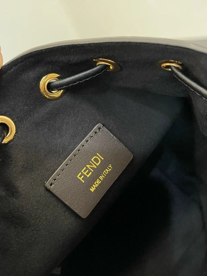 F**di bucket bags 4222c-0267
