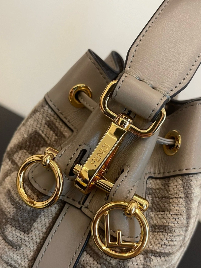 F**di bucket bags 4222c-0268