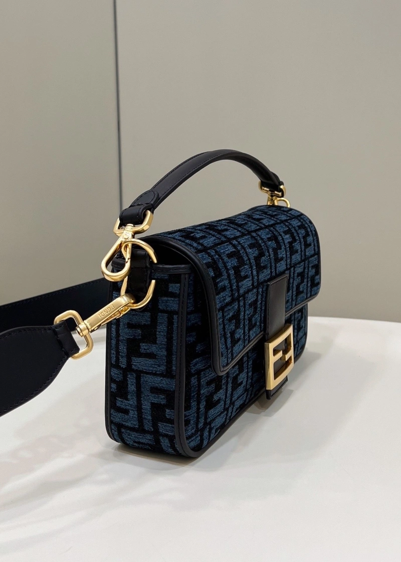 F**di baguette bags 4222c-0273