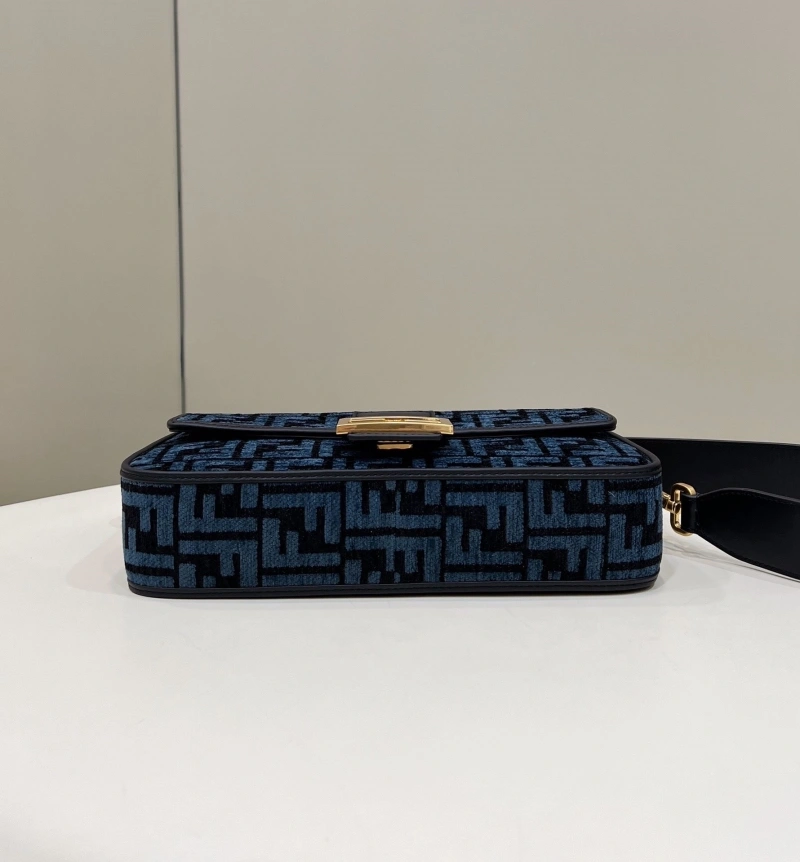 F**di baguette bags 4222c-0273
