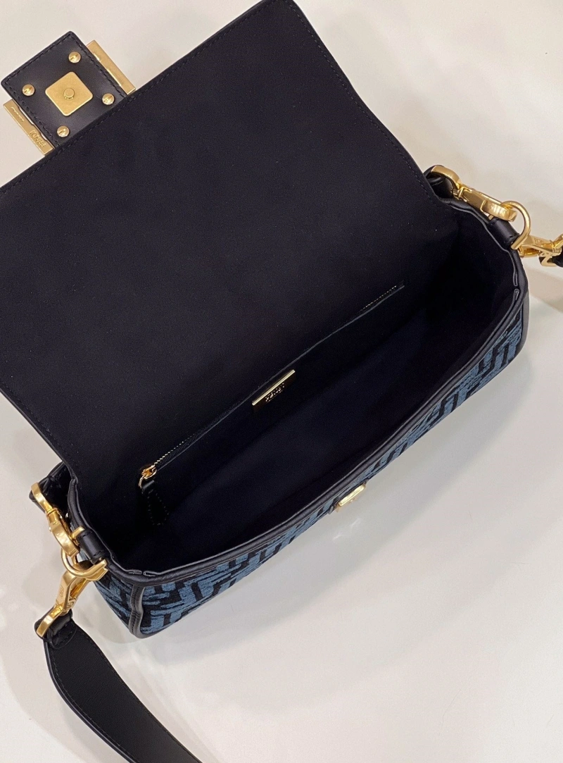F**di baguette bags 4222c-0273
