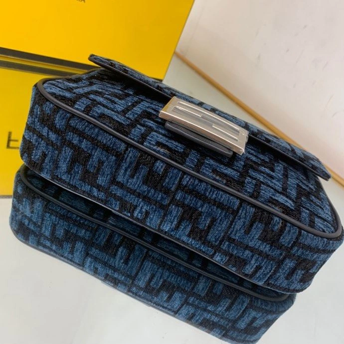 F**di baguette bags 4222c-0274