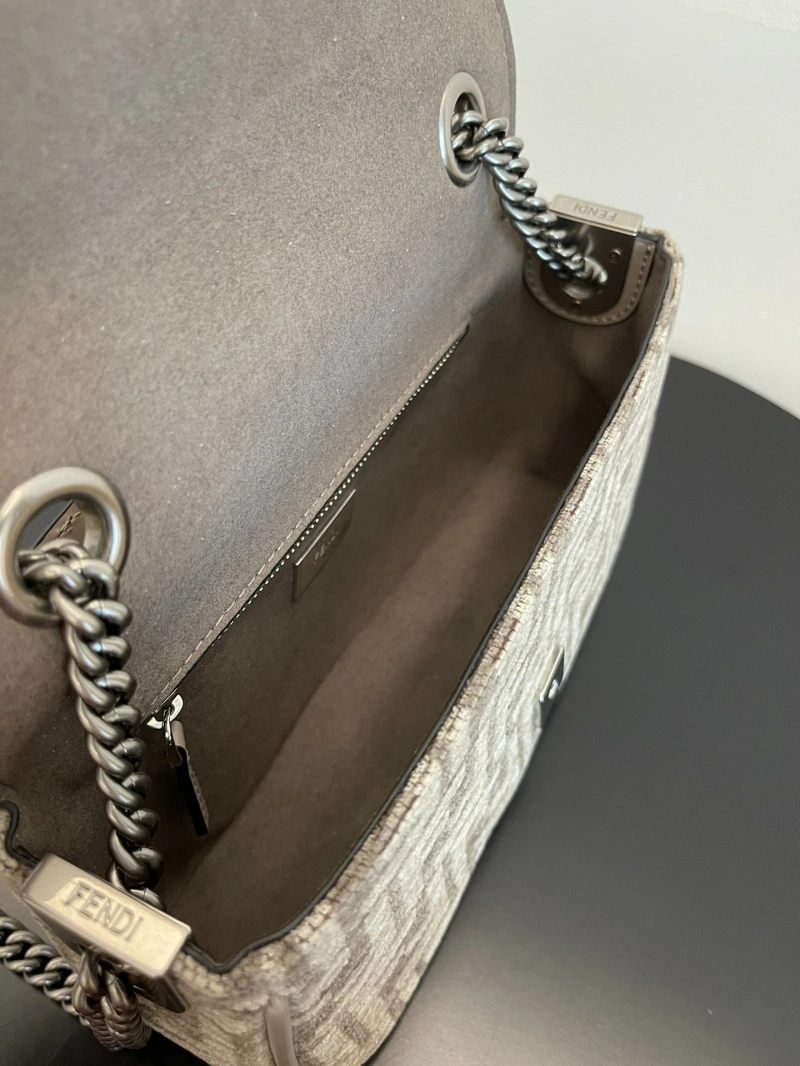 F**di baguette bags 4222c-0275