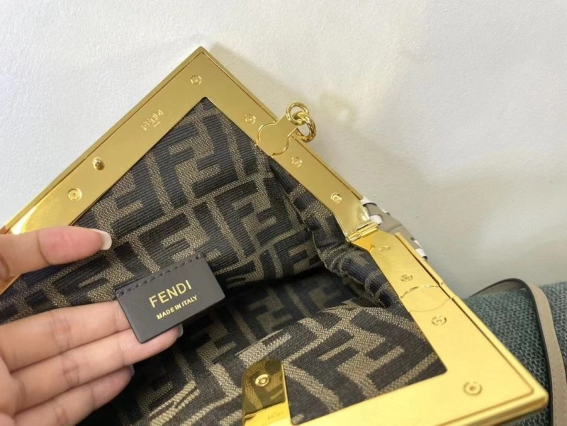F**di first bags 4222c-0281