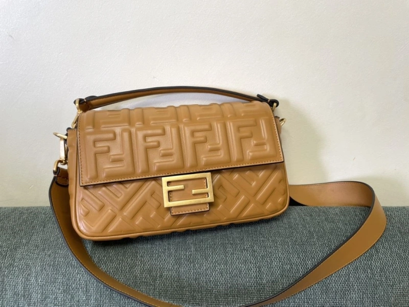 F**di baguette bags 4222c-0284
