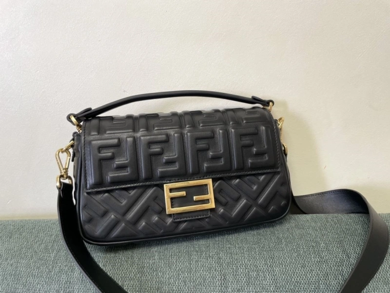 F**di baguette bags 4222c-0285