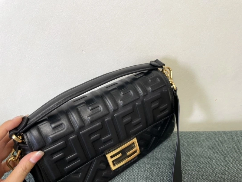 F**di baguette bags 4222c-0285