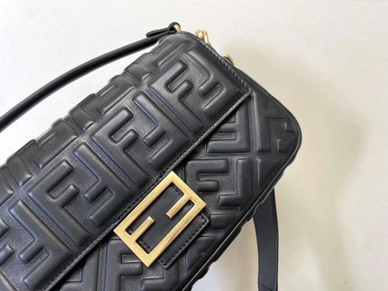 F**di baguette bags 4222c-0285