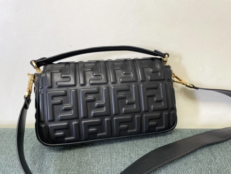 F**di baguette bags 4222c-0285