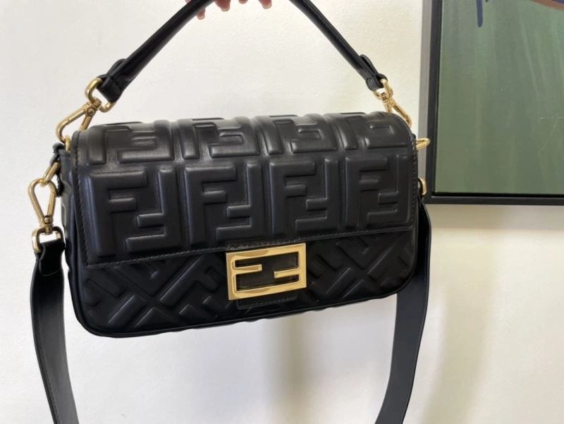 F**di baguette bags 4222c-0285