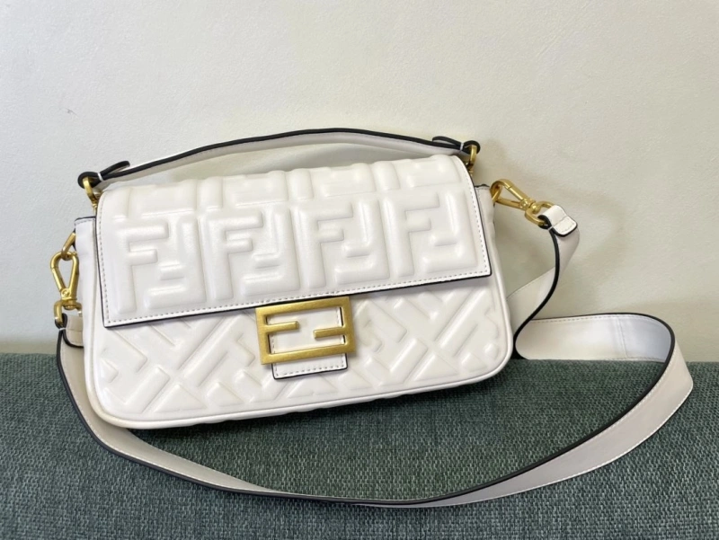 F**di baguette bags 4222c-0286