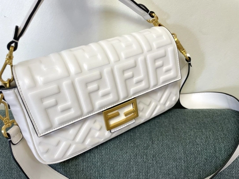 F**di baguette bags 4222c-0286