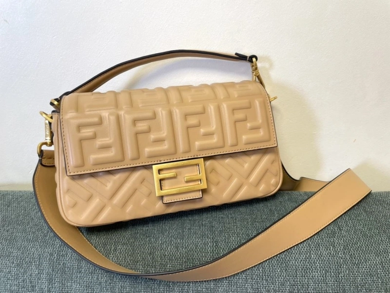 F**di baguette bags 4222c-0287