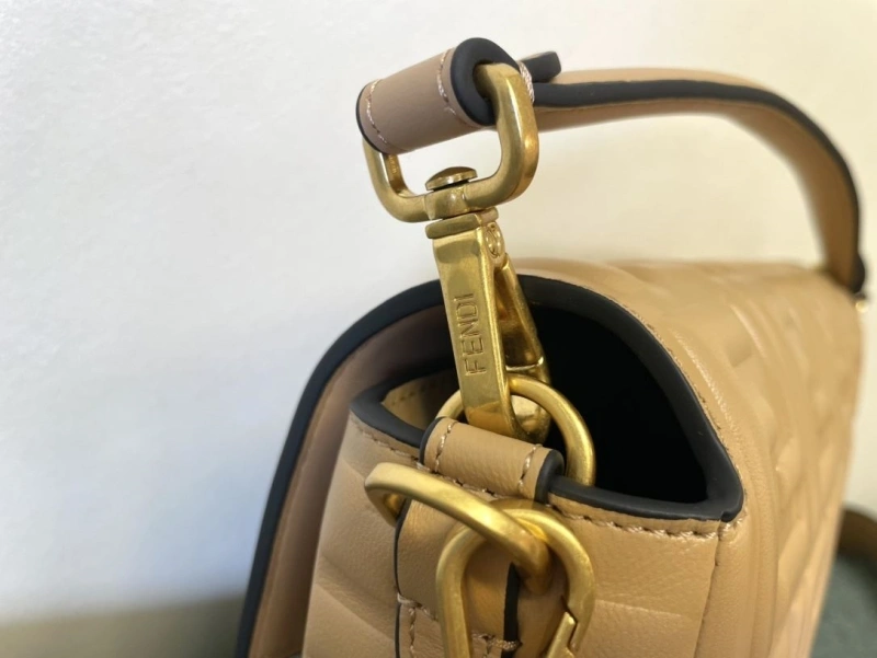 F**di baguette bags 4222c-0287
