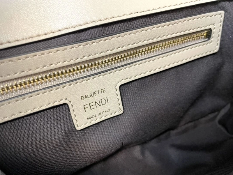 F**di baguette bags 4222c-0288