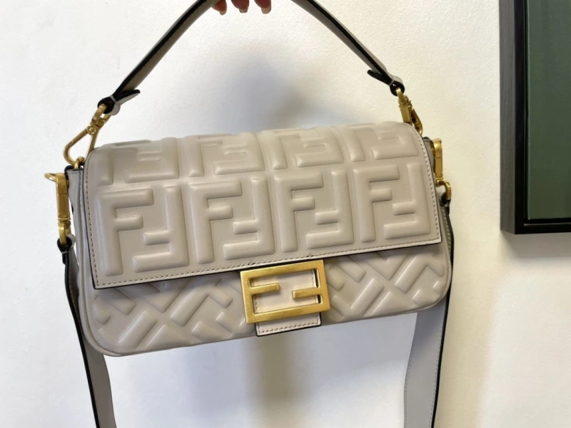 F**di baguette bags 4222c-0288