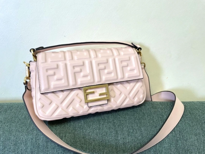 F**di baguette bags 4222c-0289