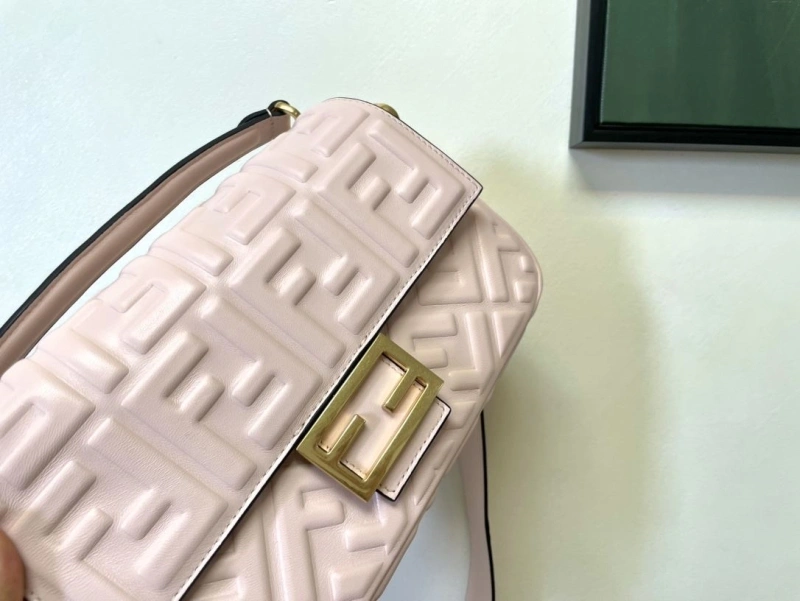 F**di baguette bags 4222c-0289