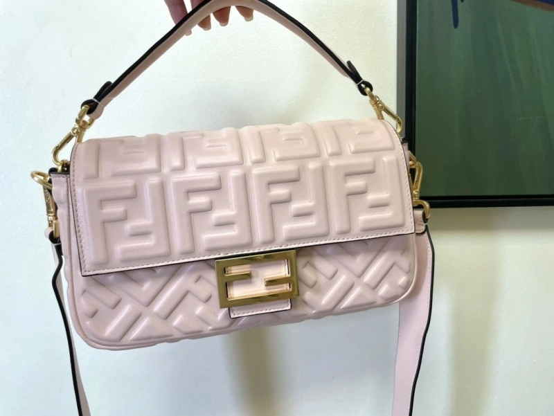 F**di baguette bags 4222c-0289