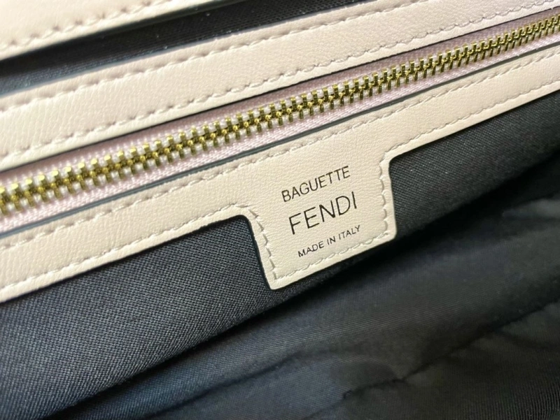 F**di baguette bags 4222c-0289